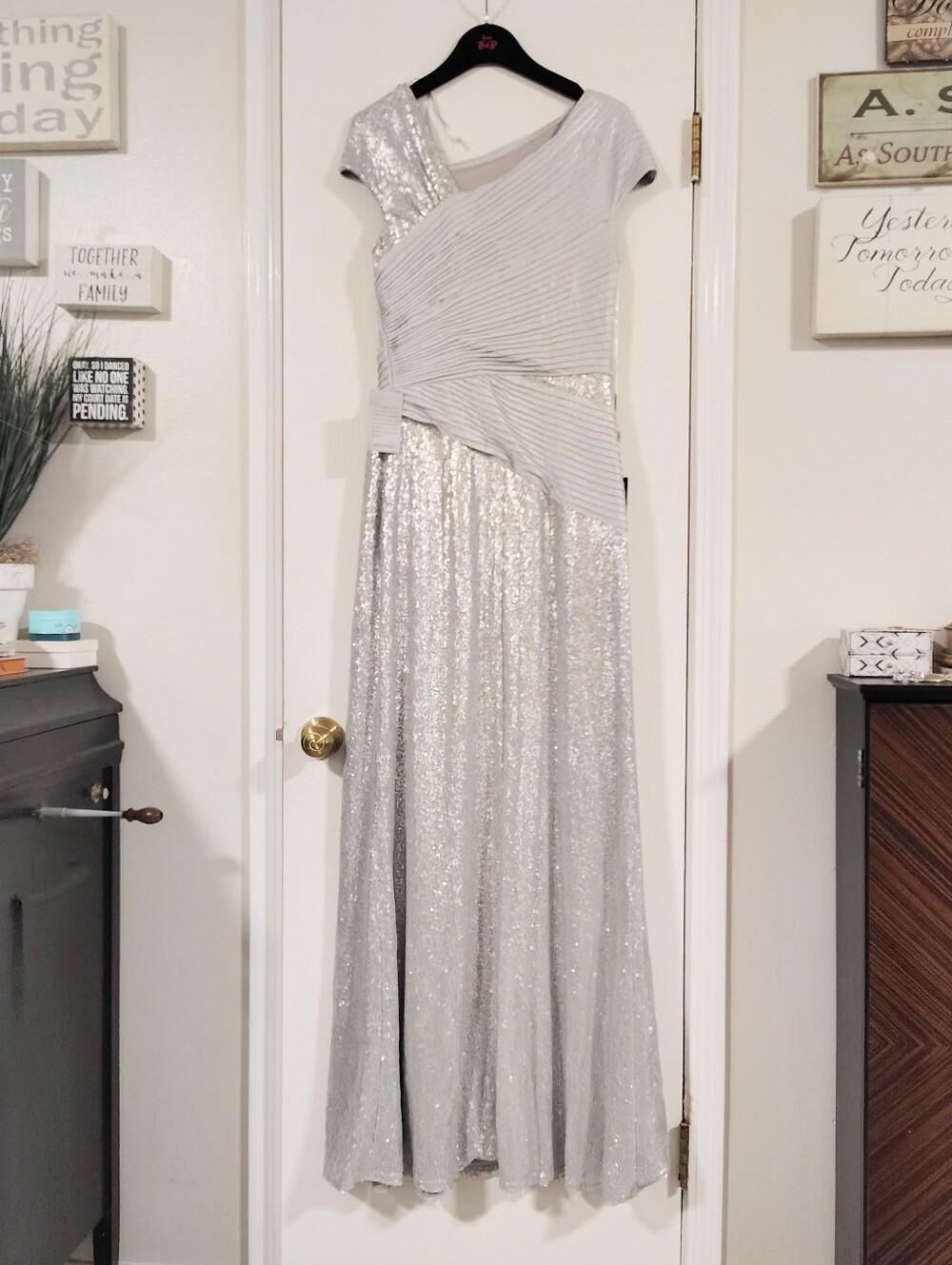 NWT $558 Tadashi Shoji Parma Draped Sequin Gown Silver Women's Medium Evening - Picture 6 of 12